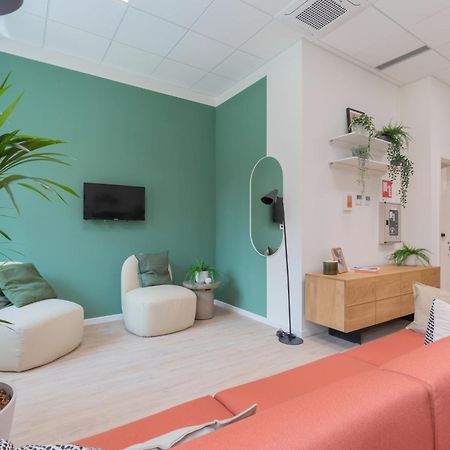Well-Located Campus Rooms Near City Park Мілан Екстер'єр фото