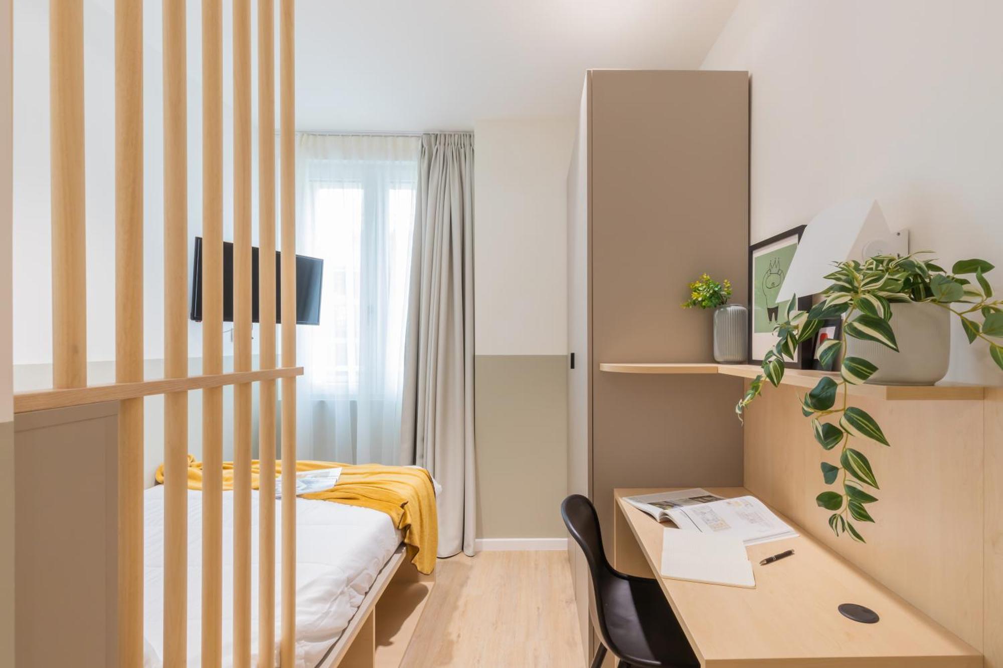 Well-Located Campus Rooms Near City Park Мілан Екстер'єр фото