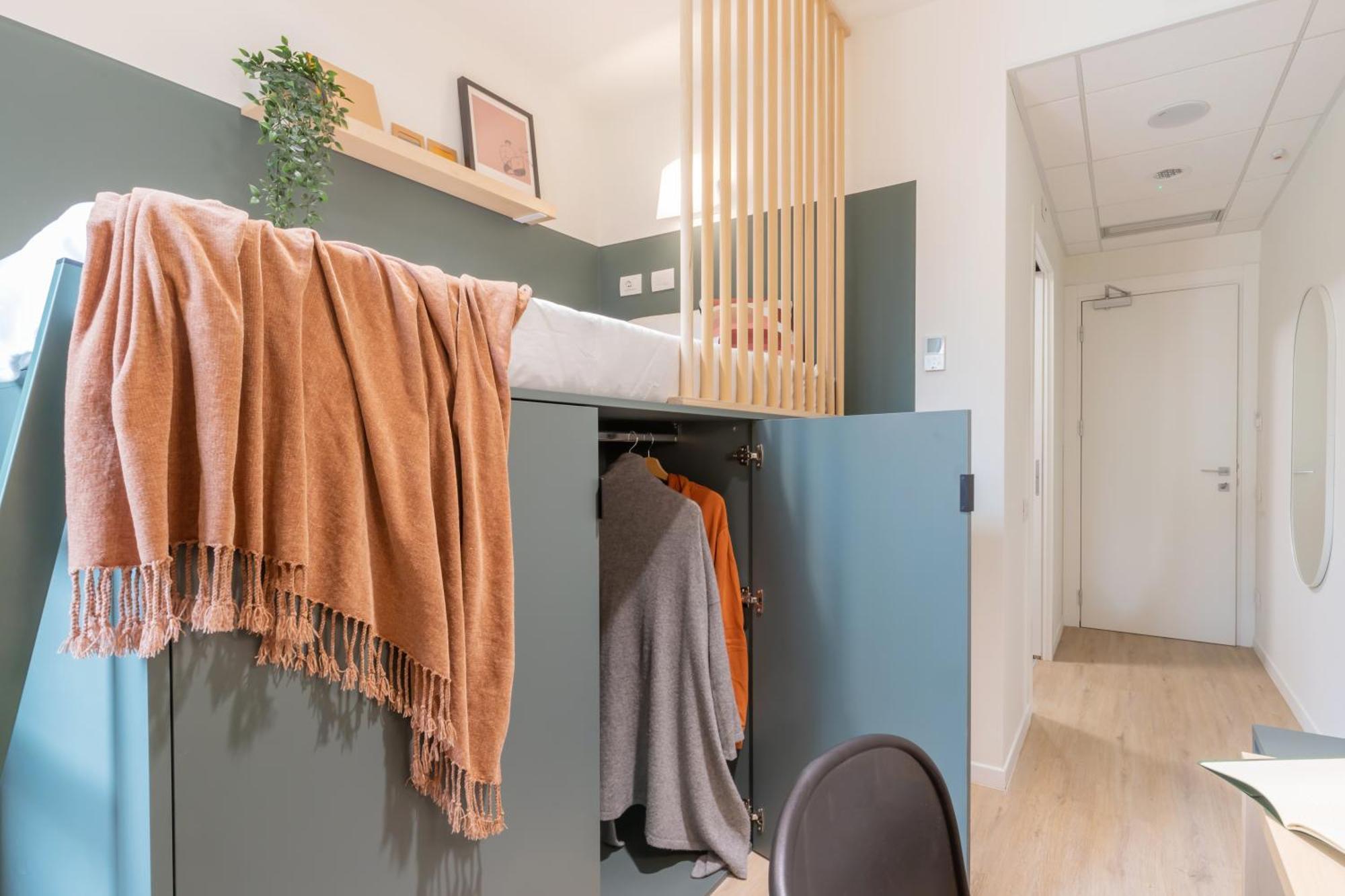 Well-Located Campus Rooms Near City Park Мілан Екстер'єр фото