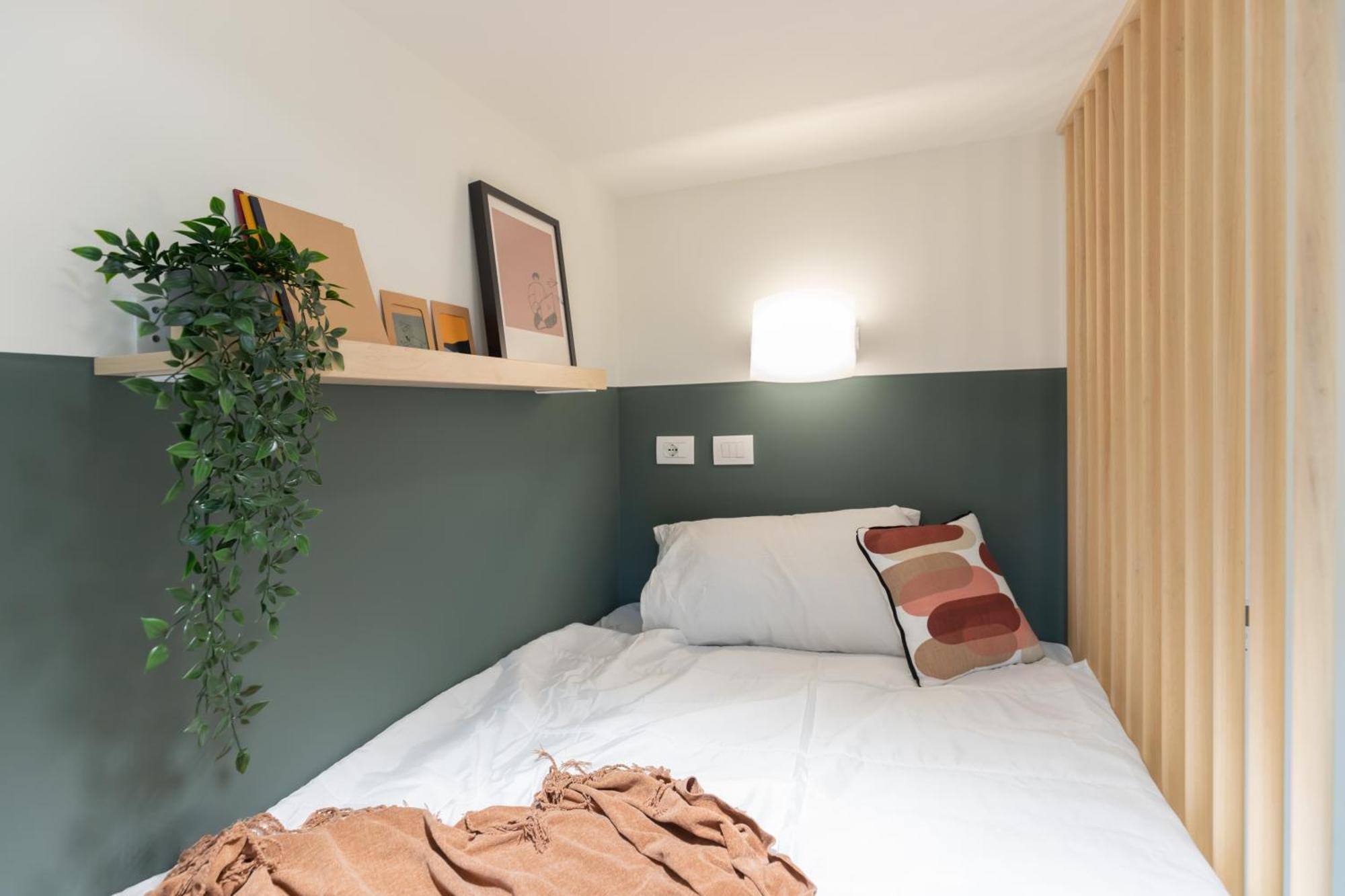 Well-Located Campus Rooms Near City Park Мілан Екстер'єр фото